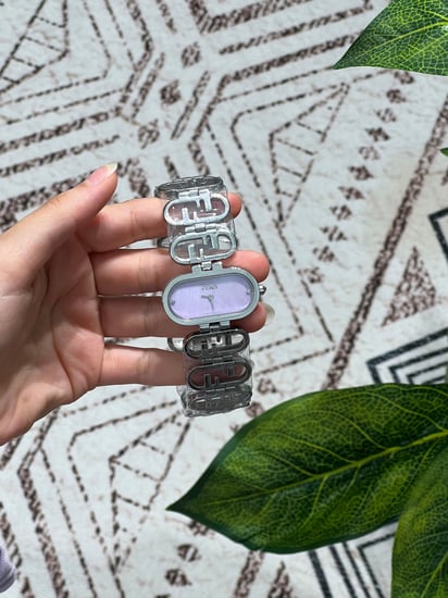 ساعة فندي نسائي