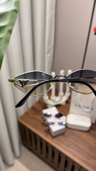 مجموعة نظارة prada ثلاث الوان