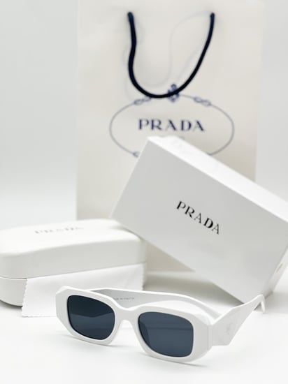 نظارة PRADA المشهورة إطار أبيض
