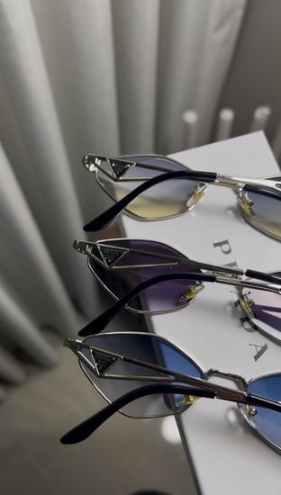 مجموعة نظارة prada ثلاث الوان