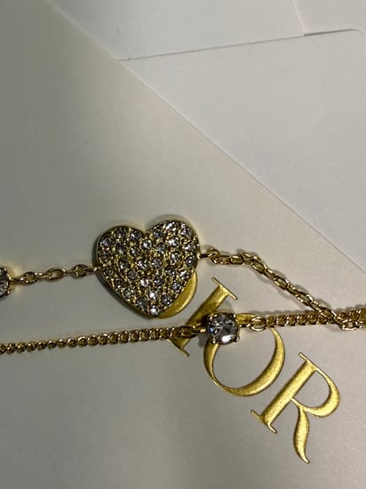 اسوارة  Dior ذهبي