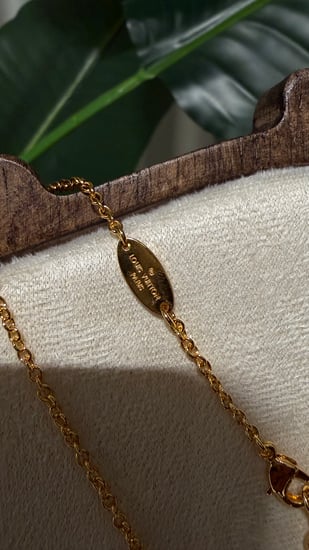 سلسال LOUIS VUITTON ذهبي