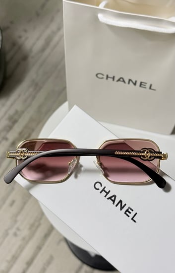 نظارة CHANEL عدسة وردي مدرج