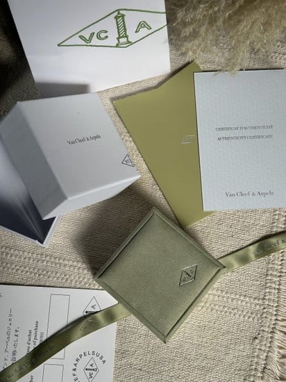 اسوارة van cleef معدن فضي - فيروزي