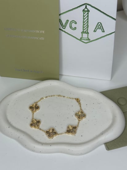 إسوارة Van cleef ذهبي - كبير