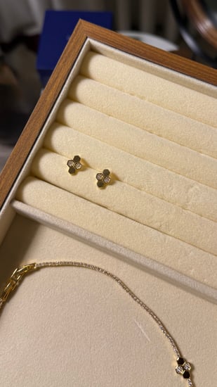 سلسال مع حلق شوميه - شكل خلية - ( لونين  فضي - ذهبي )