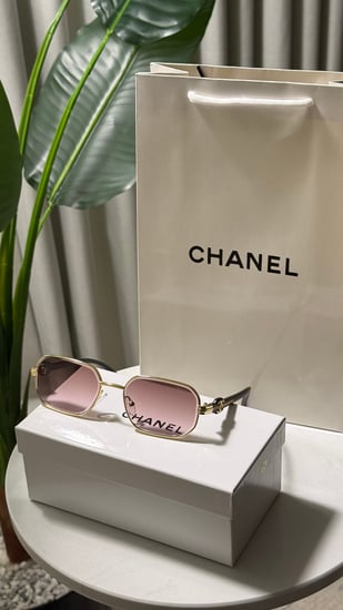 نظارة CHANEL عدسة وردي مدرج