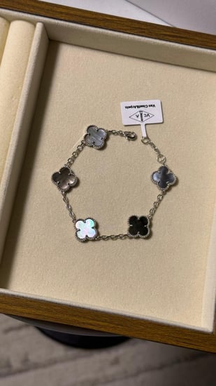 اسوارة van cleef معدن فضي - فيروزي