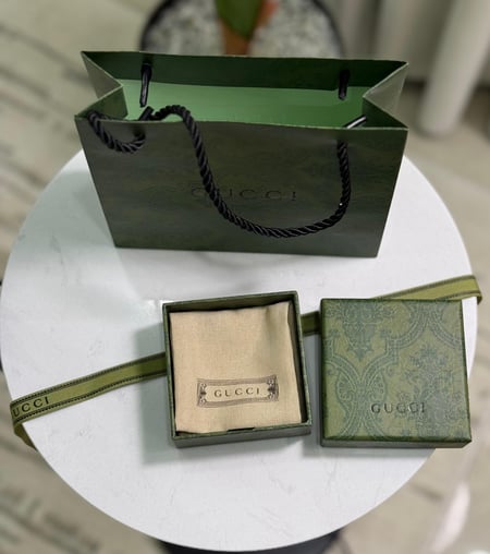 اسوارة GUCCI ذهبي
