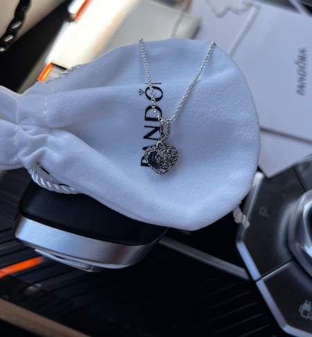 سلسال باندورا قلب وهلال كريستالات فضي