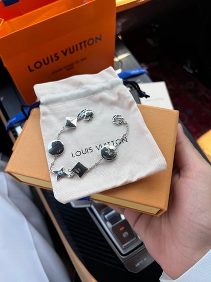 اسواره  LOUIS VUITTON فضي - تيفاني ماستر