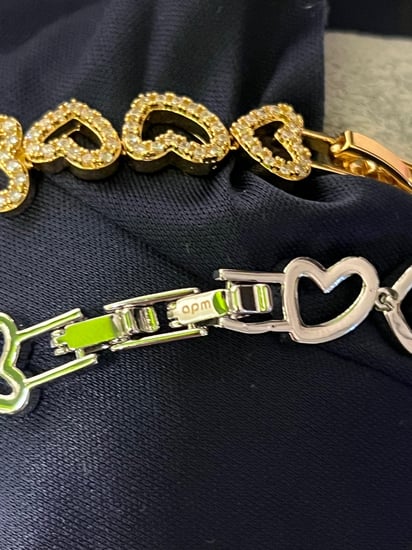 اسوارة apm ( ذهبي - فضي )