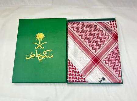 شماغ احمر فاتح