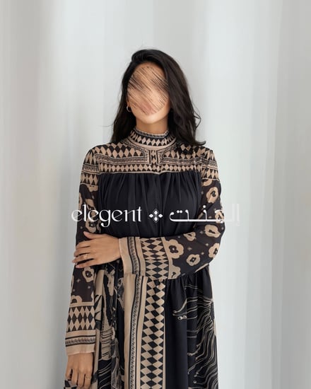 تفاصيل أكمام متصلة لجلابية شيفون فاخرة