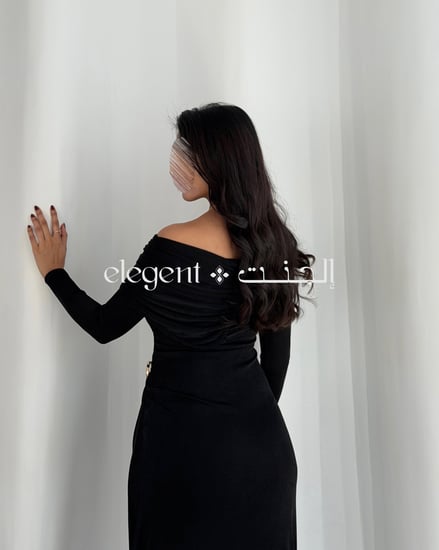 فستان سهرة استرتش أنيق بأكمام طويلة وقصة أوف شولدر مع كسرات بالصدر
