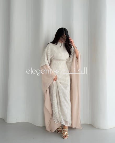 جلابية نسائية بتصميم راق وربط داخلي يبرز جمال القصة