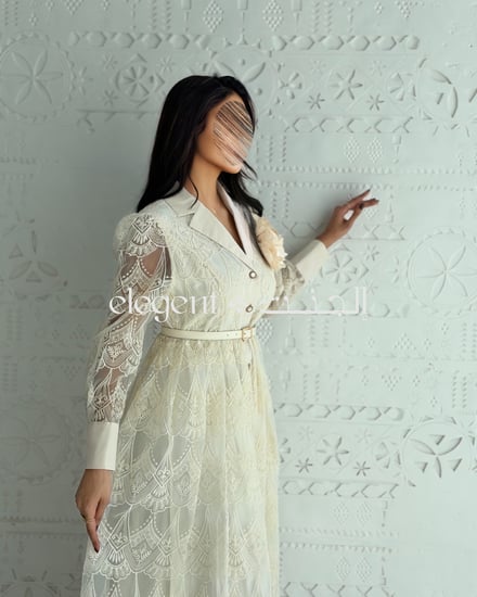 فستان سكري أنثوي بتصميم كلاسيكي