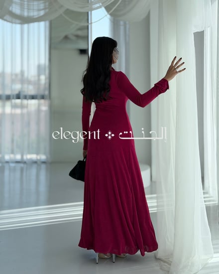 فستان نسائي أنيق استرتش كامل بقصة انسيابية تناسب المناسبات
