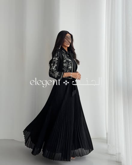 طقم فستان شيفون أسود بتصميم أنثوي فاخر