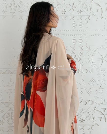 جلابية أنيقة بقصة مرتبة وناعمة