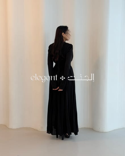 تصميم فستان أسود مناسب للسهرات
