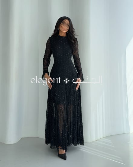 فستان مناسبات دانتيل أسود مرصع بالكريستال