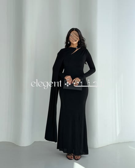 فستان سهرة أسود استرتش بحركة صدر مرتبة تبرز القوام وكم شال جانبي كامل