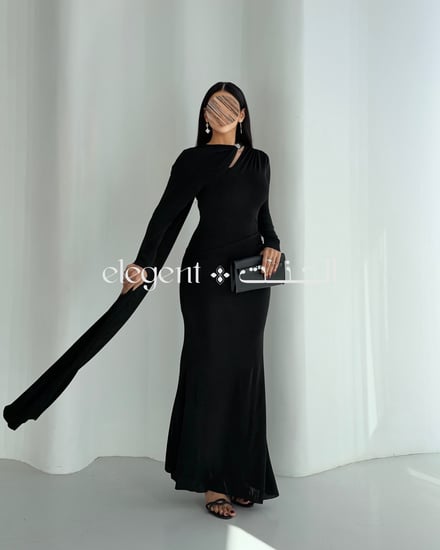 فستان نسائي أنيق استرتش كامل بقصة رقبة مميزة وكم شال جانبي انسيابي