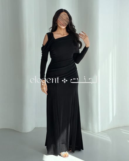 فستان استرتش أسود أنيق بحركة فتحة في الكم وأكمام طويلة مع كسرات على ا
