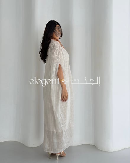 جلابية نسائية فاخرة بتصميم بشت وإطلالة راقية