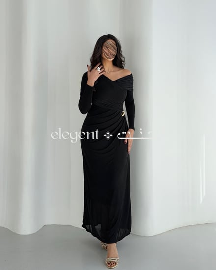 فستان استرتش فخم بقصة أوف شولدر مميزة وكسرات مرتبة بالصدر