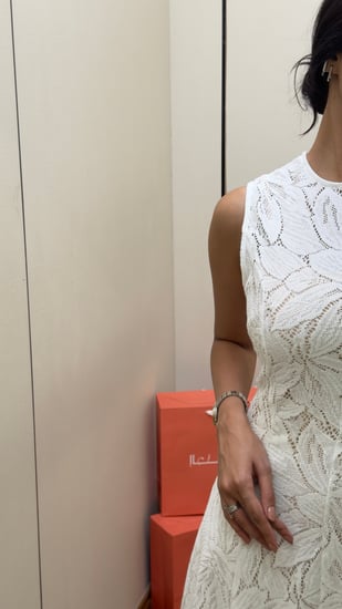 تصميم فستان أبيض دانتيل بدون أكمام