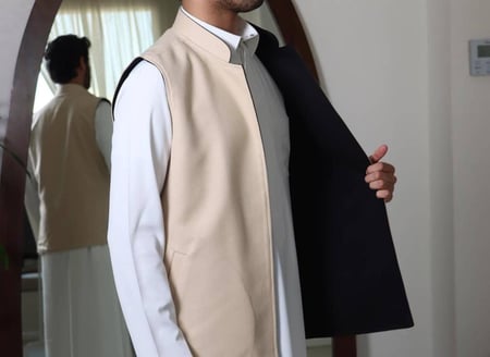 سديريات رجالية شتوية أنيقة مع حشوة فرو داخلية وجيوب جانبية عملية