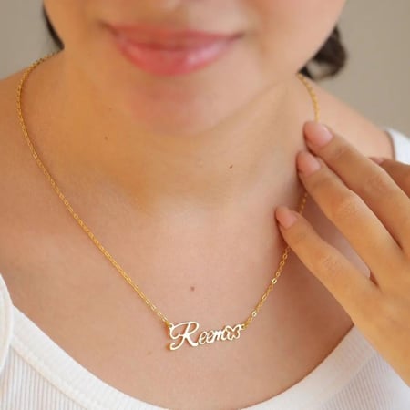 سلسال الاسم والفراشة-متجر إيفا