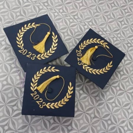 قبعات التخرج عبايات وشاحات قبعه وشاح عباية تخرج متجر فنون ازياء ملابس