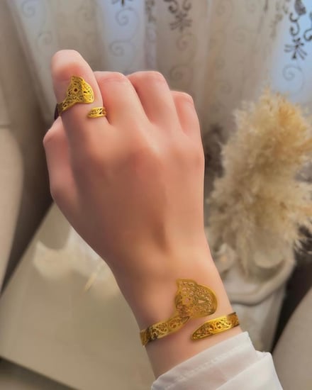 اساور بالاسم اسورة حرف خاتم حروف متجر فنون هدايا نسائية مجوهرات نسائي