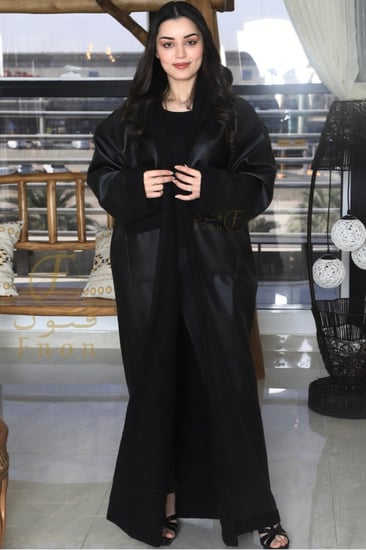 فروة نسائية شتوية جلد اسود مع فرو اسود من أفخم أنواع الفرو متجر فنون