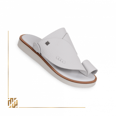 حذاء على نسق السكوتش باللون ابيض