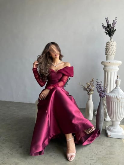 فستان تفتة مع أكمام تل