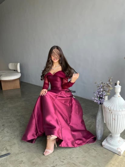 فستان تفتة مع أكمام تل