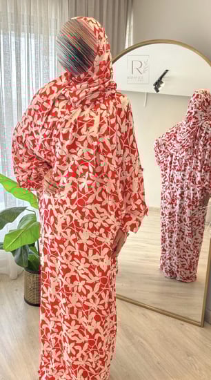 شرشف صلاة مشجر احمر