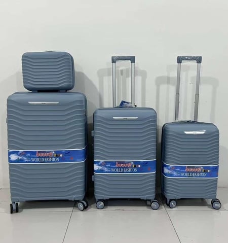 حقائب سفر فايبر 4 قطع لون اسود بشكل مميز