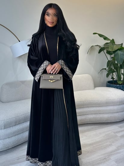 عباية سوداء شتوية مخمل
