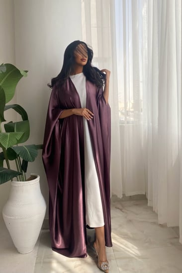 بشت وردي فخم من الحرير