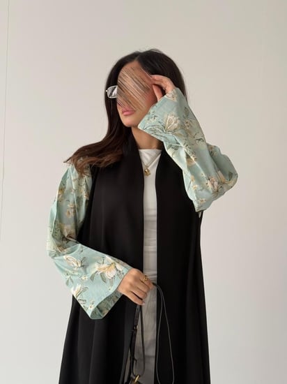 A65-عباية سوداء بكم قطن هندي مشجر