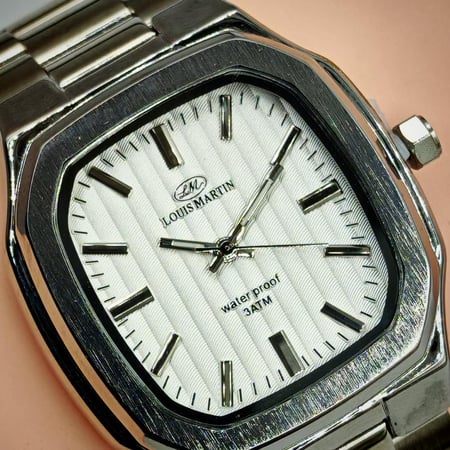 ساعة رسمية رجالية تصميم انيق ومميز من لويس مارتن