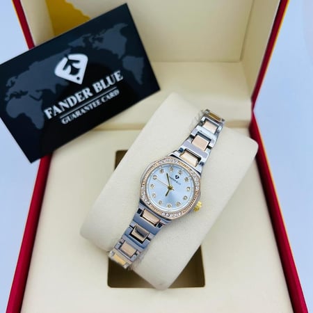 ساعة رسمية دائرية بفصوص نسائية من فاندربلو