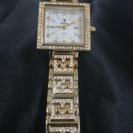 ساعةمربعة  رسمية فاخرة  نسائي من ماكسويل