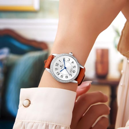 ساعة نسائية فاخرة مع عرض التاريخ وسير جلد من ماكسويل