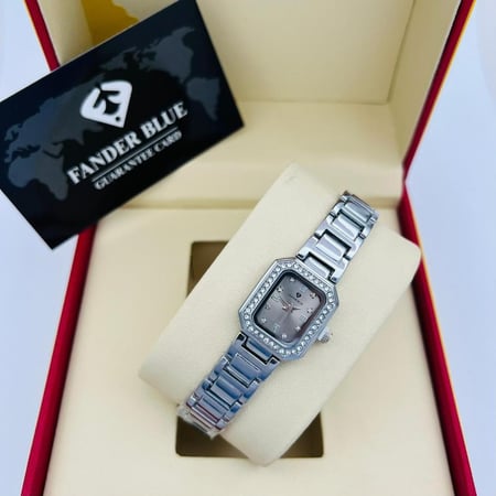 ساعة رسمية دائرية نسائية من فاندربلو